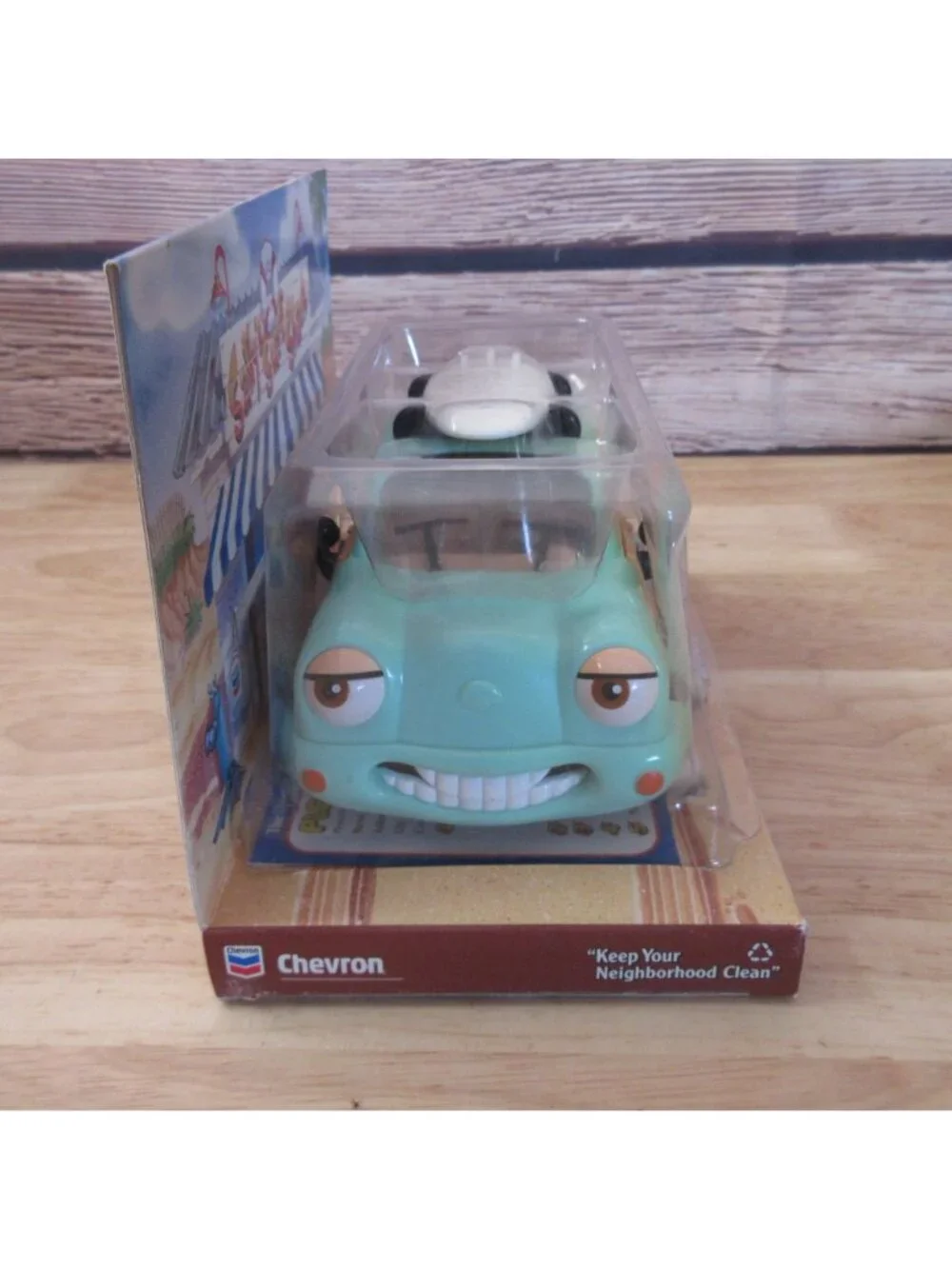 1999 Chevron Cars Woody Wagon Car w/ Surf Board Open Box